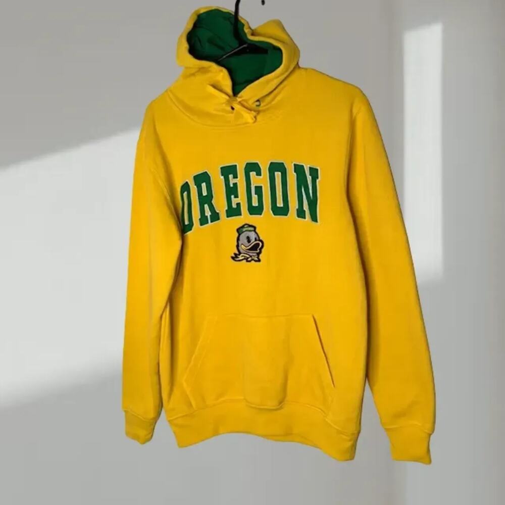 Colosseum Oregon Ducks Pullover Hoodie (Men’s Small)